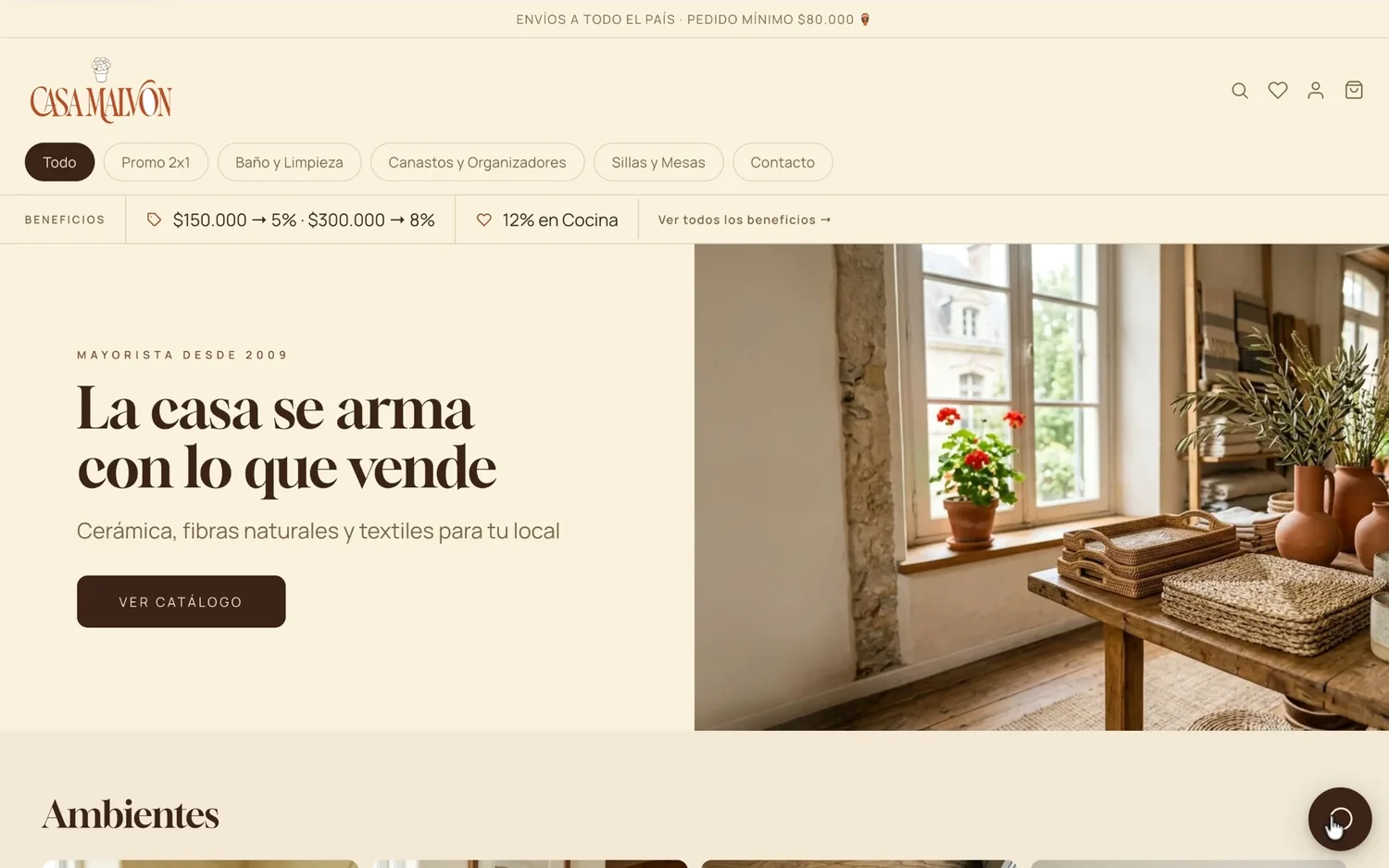 Tienda mayorista de bazar y decoración en una notebook